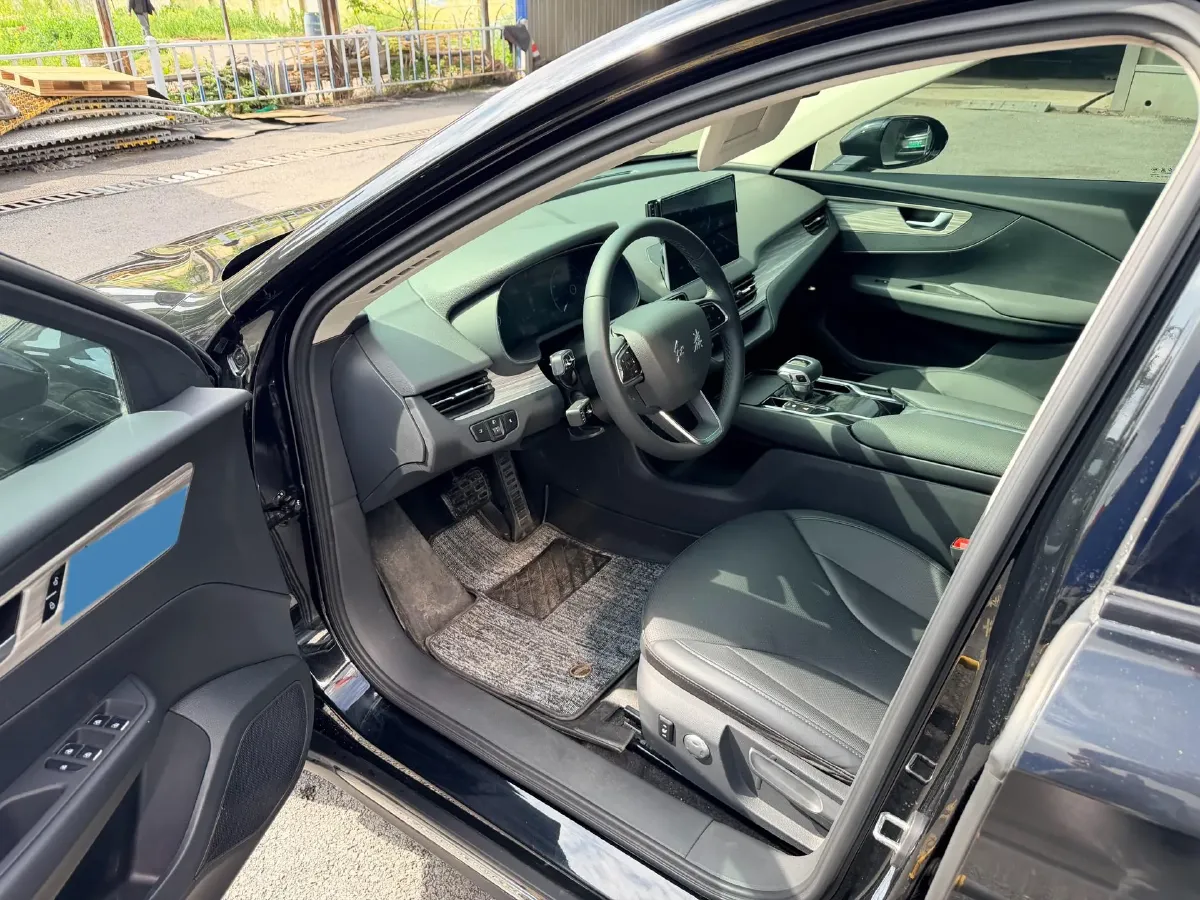 2024 HongQi E-QM5 BEV 60KWH,autocango,china used car exporter,china ev exporter,chinese used car exporter,chinese used ev exporter