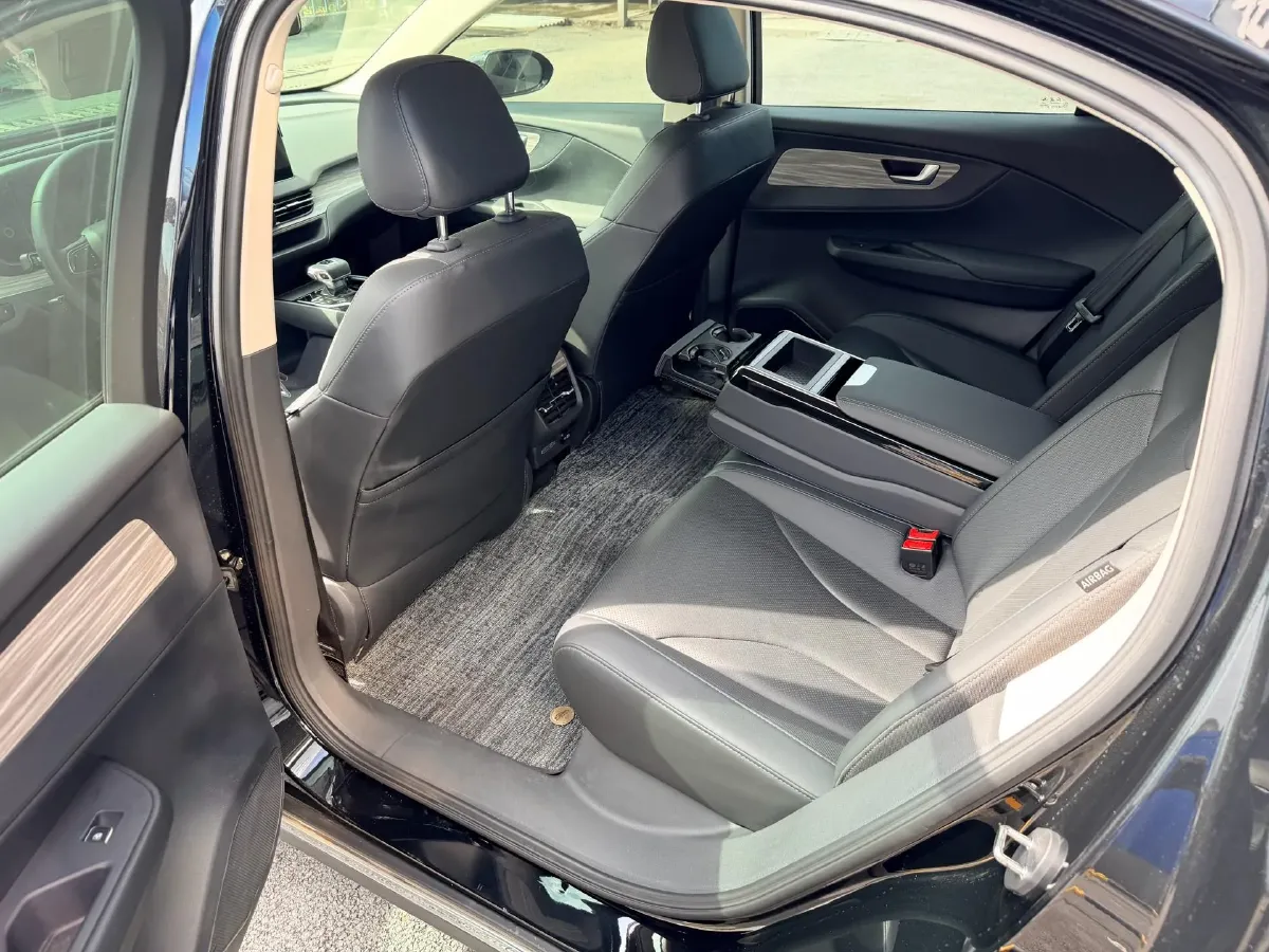 2024 HongQi E-QM5 BEV 60KWH,autocango,china used car exporter,china ev exporter,chinese used car exporter,chinese used ev exporter