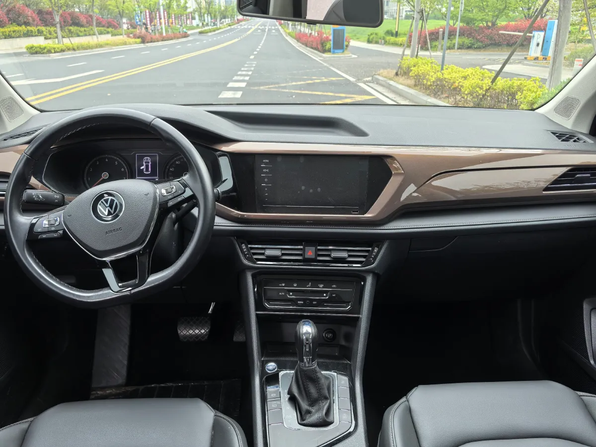 2021 Volkswagen Tharu 1.4T 150HP L4 7DCT,autocango,china used car exporter,china ev exporter,chinese used car exporter,chinese used ev exporter