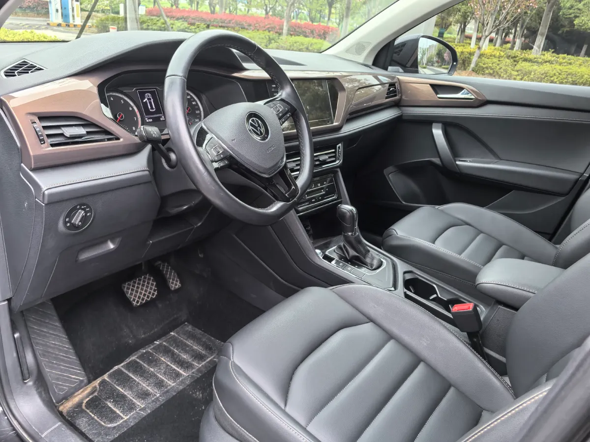 2021 Volkswagen Tharu 1.4T 150HP L4 7DCT,autocango,china used car exporter,china ev exporter,chinese used car exporter,chinese used ev exporter