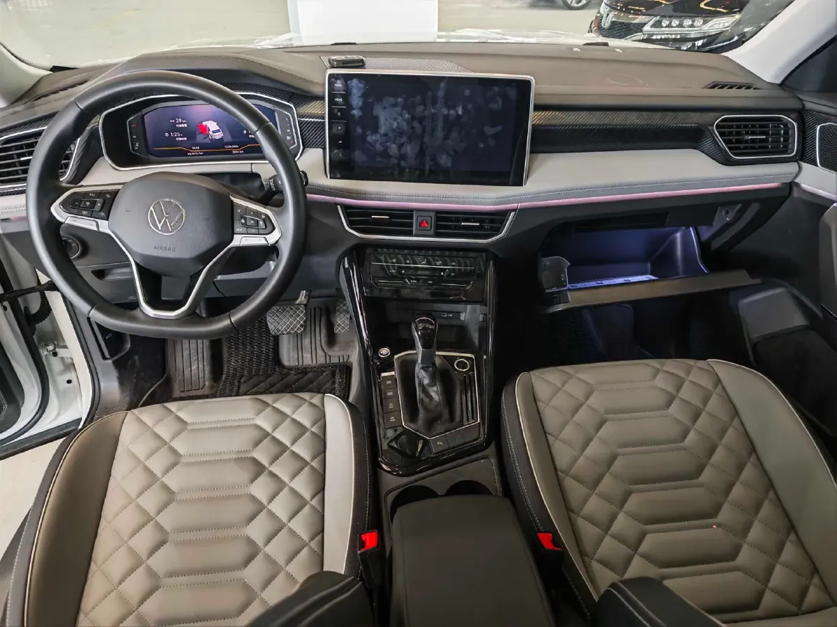 2024 Volkswagen Tayron 2.0T 186HP L4 7DCT,autocango,china used car exporter,china ev exporter,chinese used car exporter,chinese used ev exporter