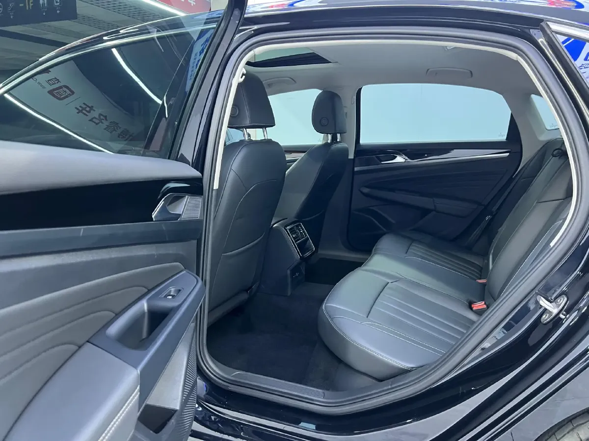 2023 Volkswagen Passat 1.4T 150HP L4 7DCT,autocango,china used car exporter,china ev exporter,chinese used car exporter,chinese used ev exporter