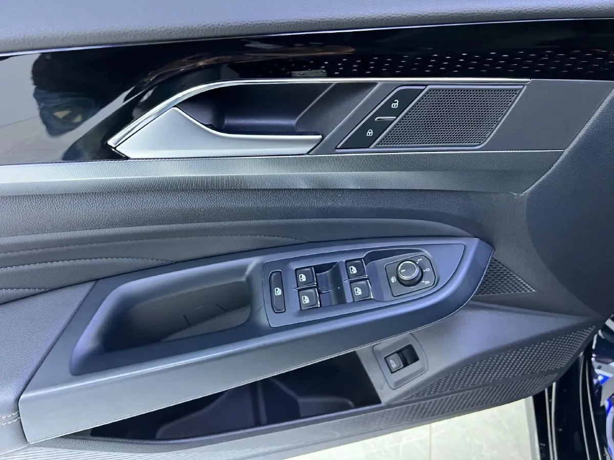 2023 Volkswagen Passat 1.4T 150HP L4 7DCT,autocango,china used car exporter,china ev exporter,chinese used car exporter,chinese used ev exporter