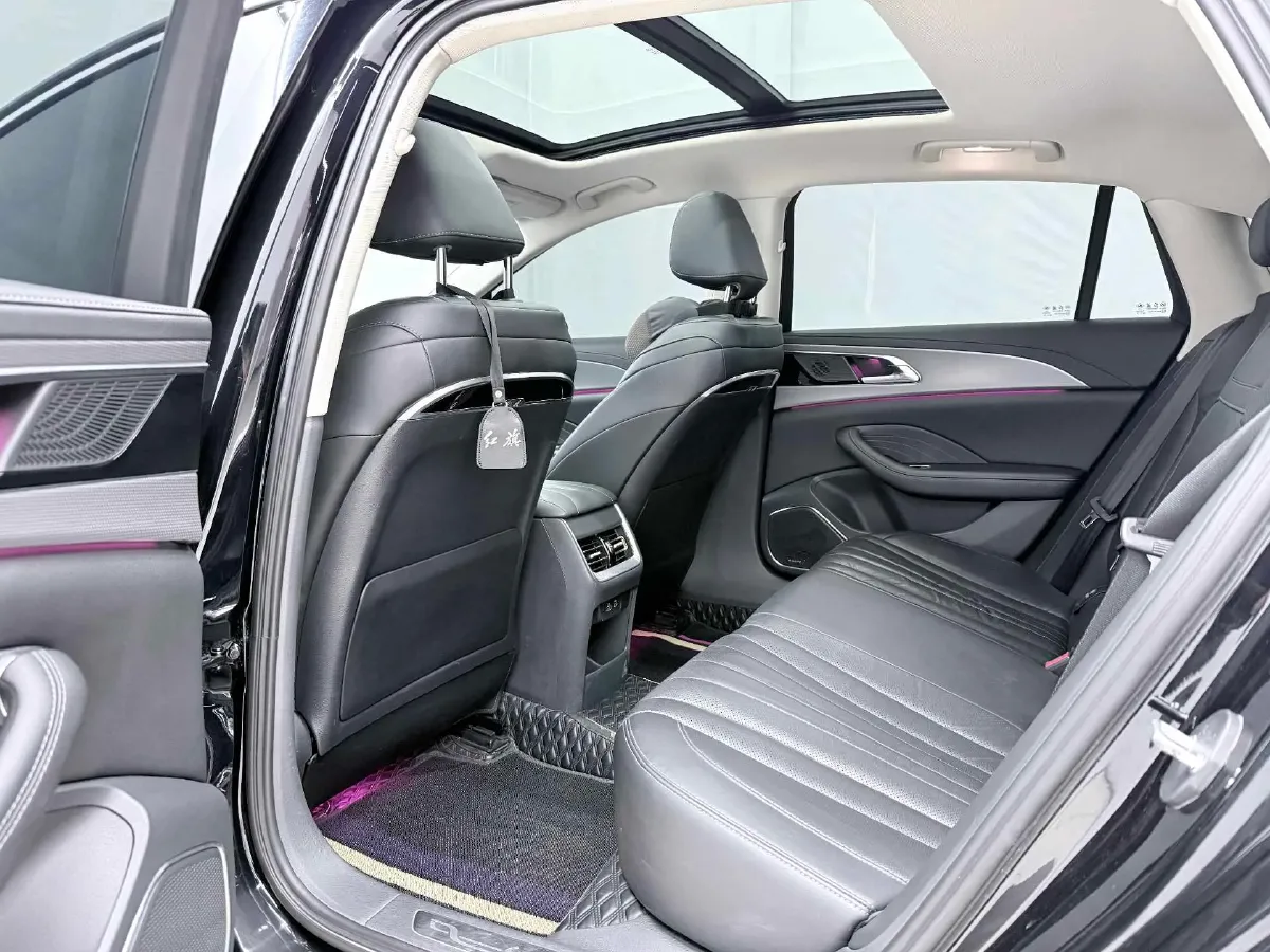 2023 HongQi H5 2.0T 224HP L4 8AT,autocango,china used car exporter,china ev exporter,chinese used car exporter,chinese used ev exporter