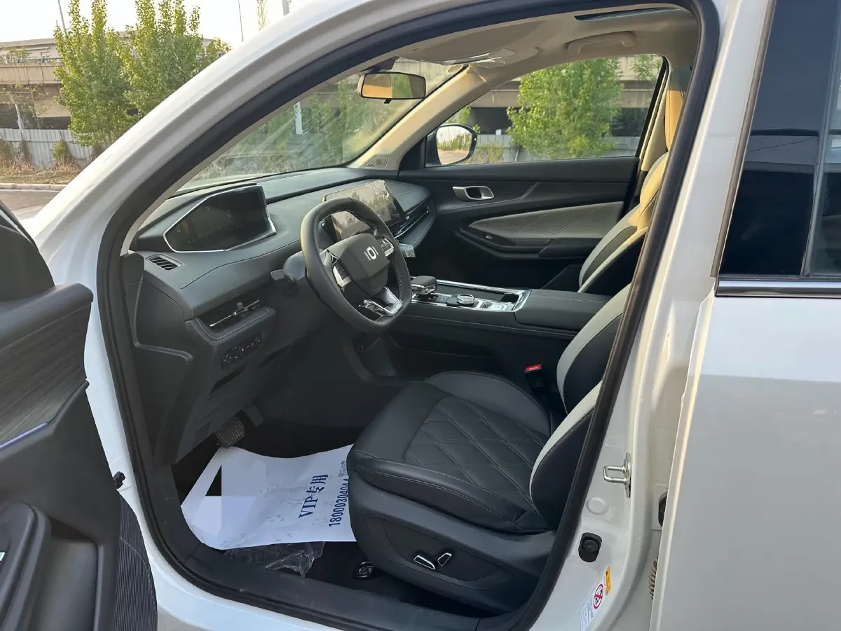 2023 Venucia Grand V DD-i 1.5T 163HP L4 E-CVT PHEV 18.4KWH,autocango,china used car exporter,china ev exporter,chinese used car exporter,chinese used ev exporter