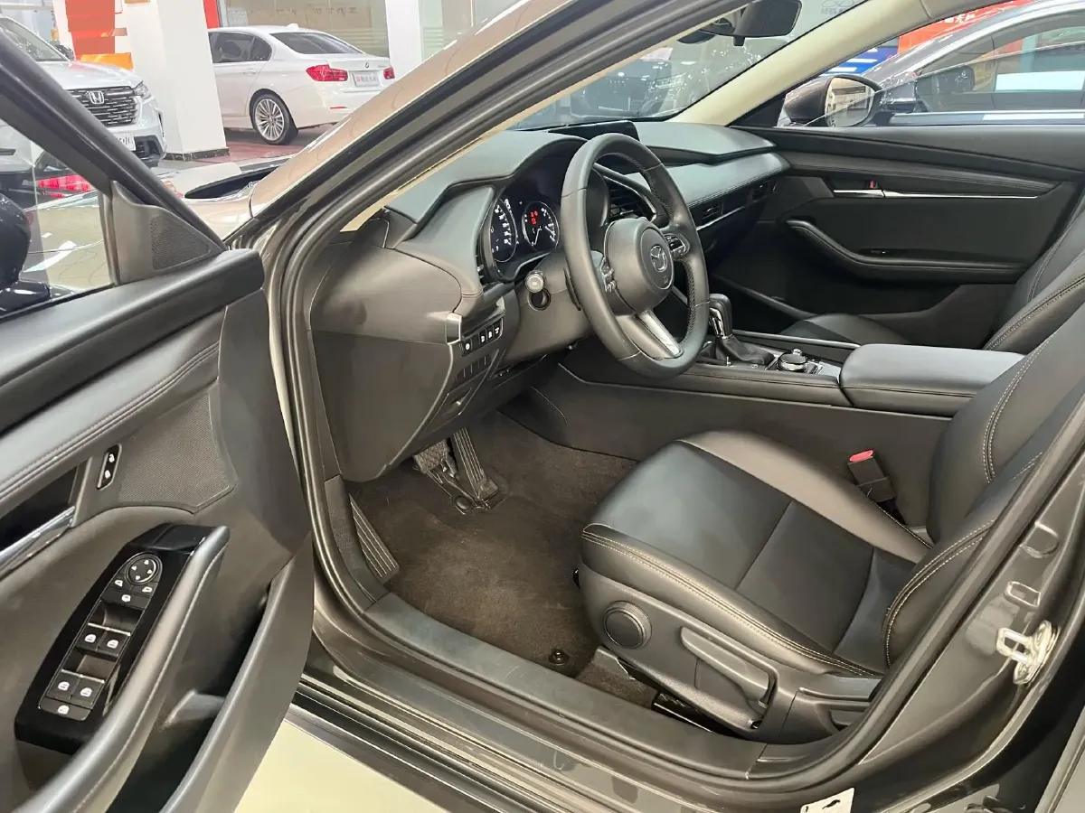 2022 Mazda 3 Axela 2.0L 158HP L4 6AT,autocango,china used car exporter,china ev exporter,chinese used car exporter,chinese used ev exporter