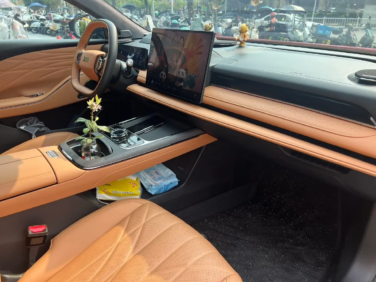 2025 Geely Galaxy Starshine 8 1.5L 112HP L4 1DHT PHEV,autocango,china used car exporter,china ev exporter,chinese used car exporter,chinese used ev exporter