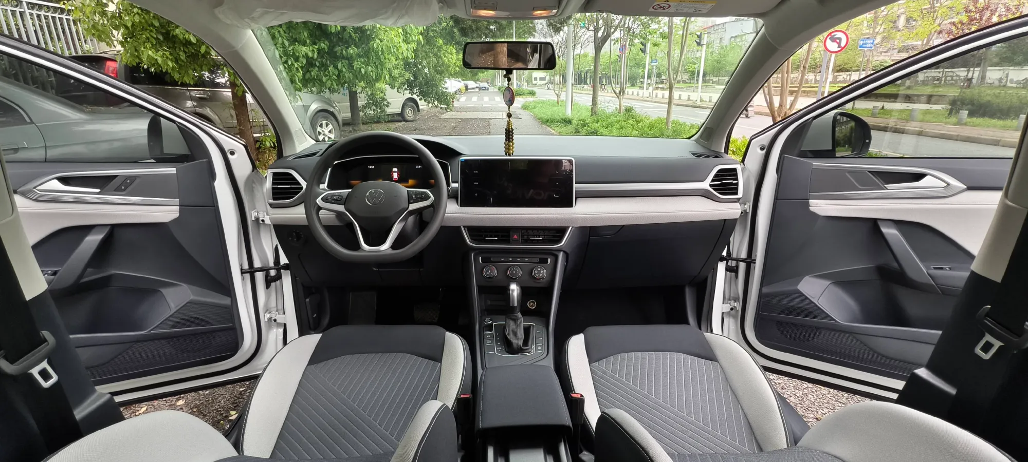 2023 Volkswagen Tharu 1.5T 160HP L4 7DCT,autocango,china used car exporter,china ev exporter,chinese used car exporter,chinese used ev exporter