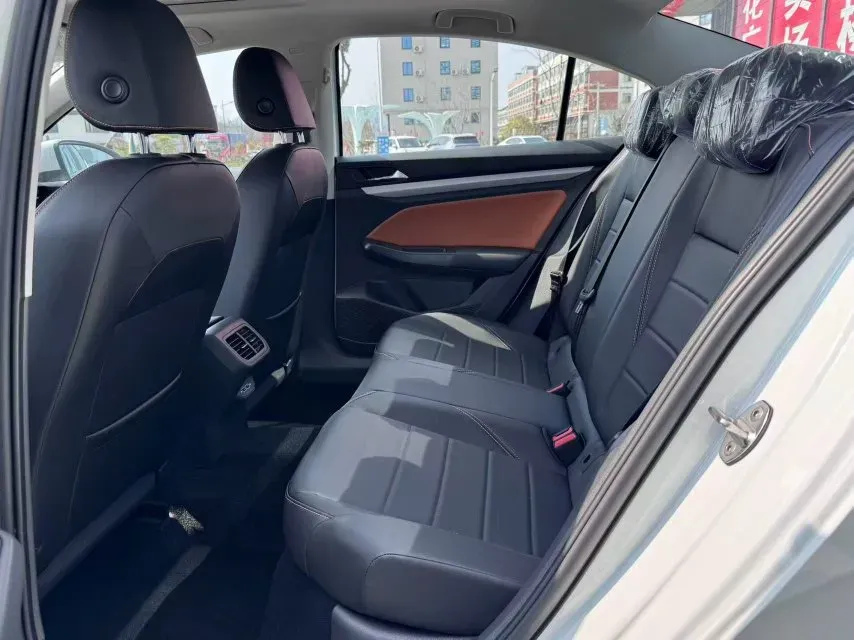 2025 Volkswagen Bora 1.2T 116HP L4 7DCT,autocango,china used car exporter,china ev exporter,chinese used car exporter,chinese used ev exporter