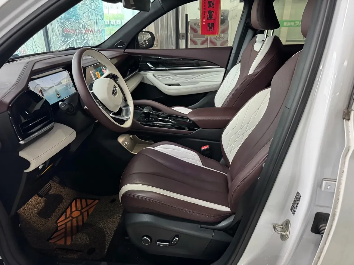 2021 Geely Monjaro 2.0T 238HP L4 8AT,autocango,china used car exporter,china ev exporter,chinese used car exporter,chinese used ev exporter