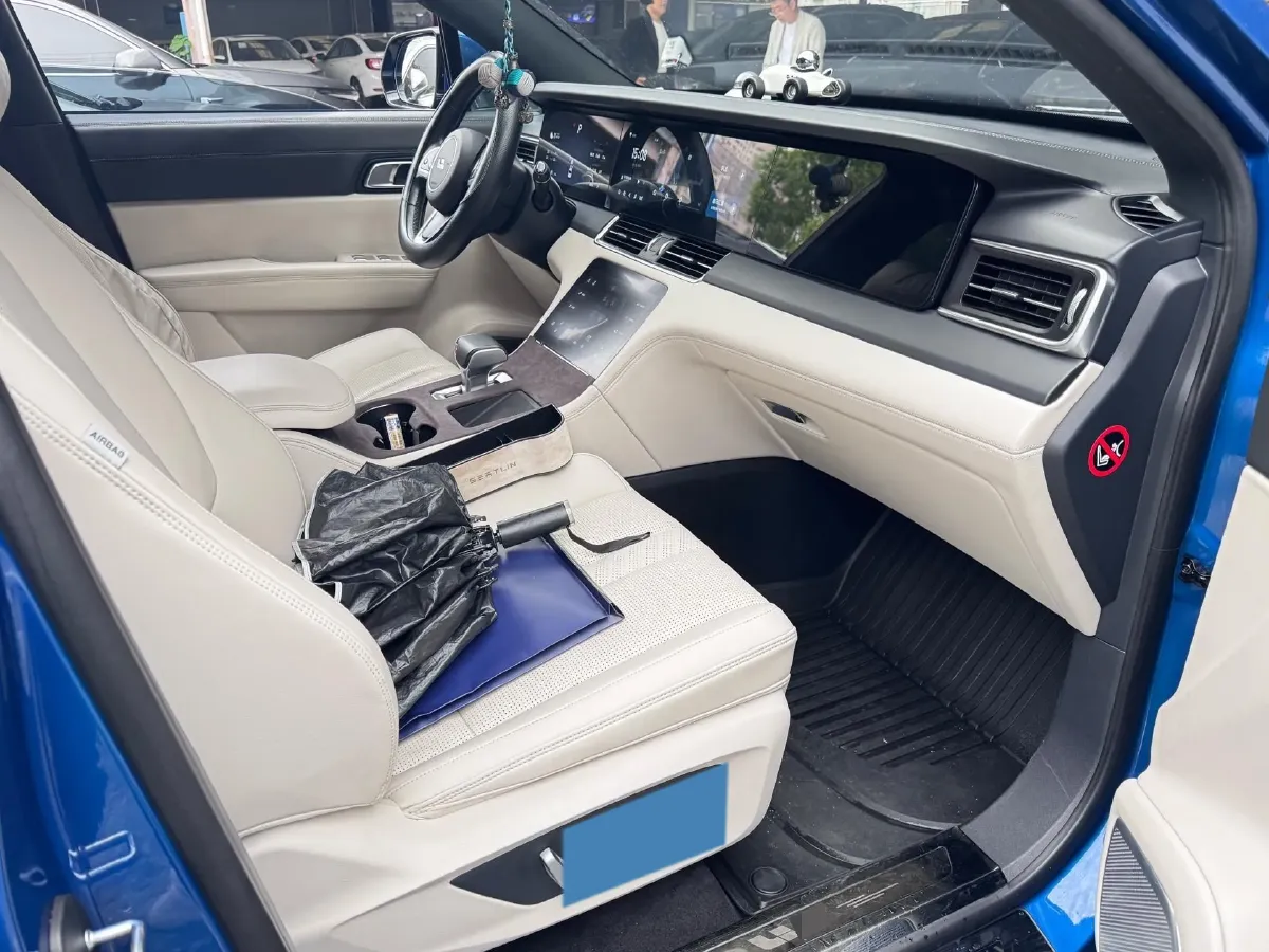 2020 Li ONE Range Extended 131HP REEV 40.5KWH,autocango,china used car exporter,china ev exporter,chinese used car exporter,chinese used ev exporter