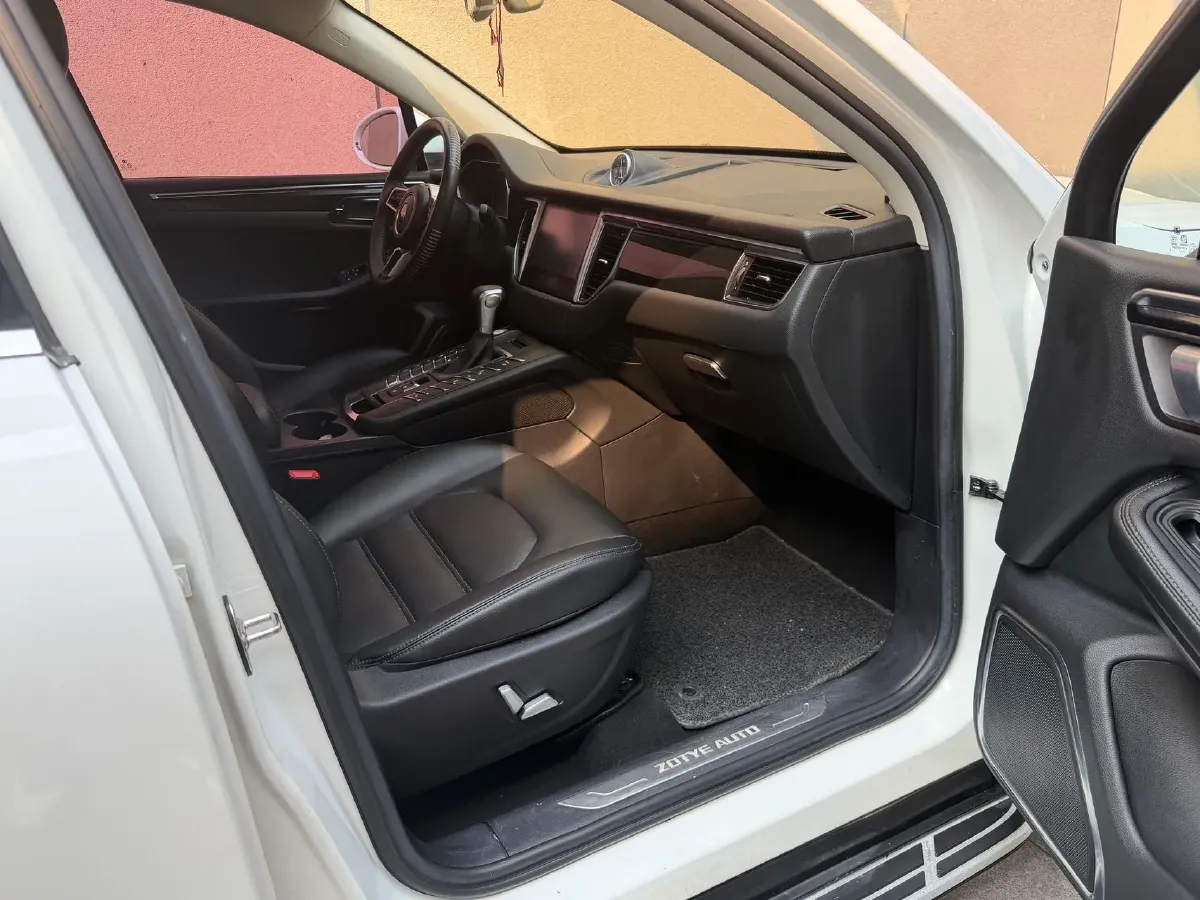 2017 Zotye SR9 2.0T 190HP L4 6DCT,autocango,china used car exporter,china ev exporter,chinese used car exporter,chinese used ev exporter