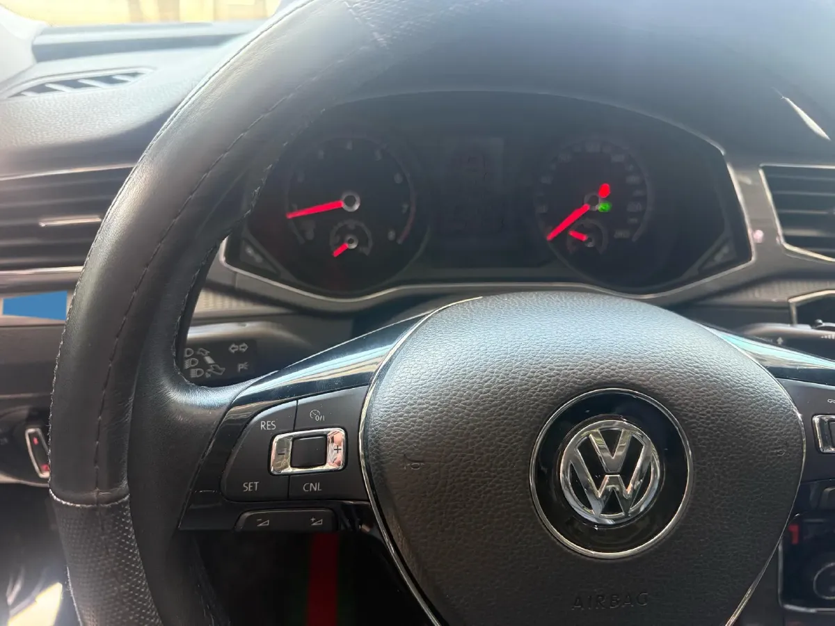 2017 Volkswagen Passat 1.8T 180HP L4 7DCT,autocango,china used car exporter,china ev exporter,chinese used car exporter,chinese used ev exporter