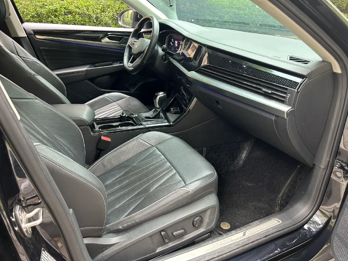 2023 Volkswagen Passat 2.0T 186HP L4 7DCT,autocango,china used car exporter,china ev exporter,chinese used car exporter,chinese used ev exporter