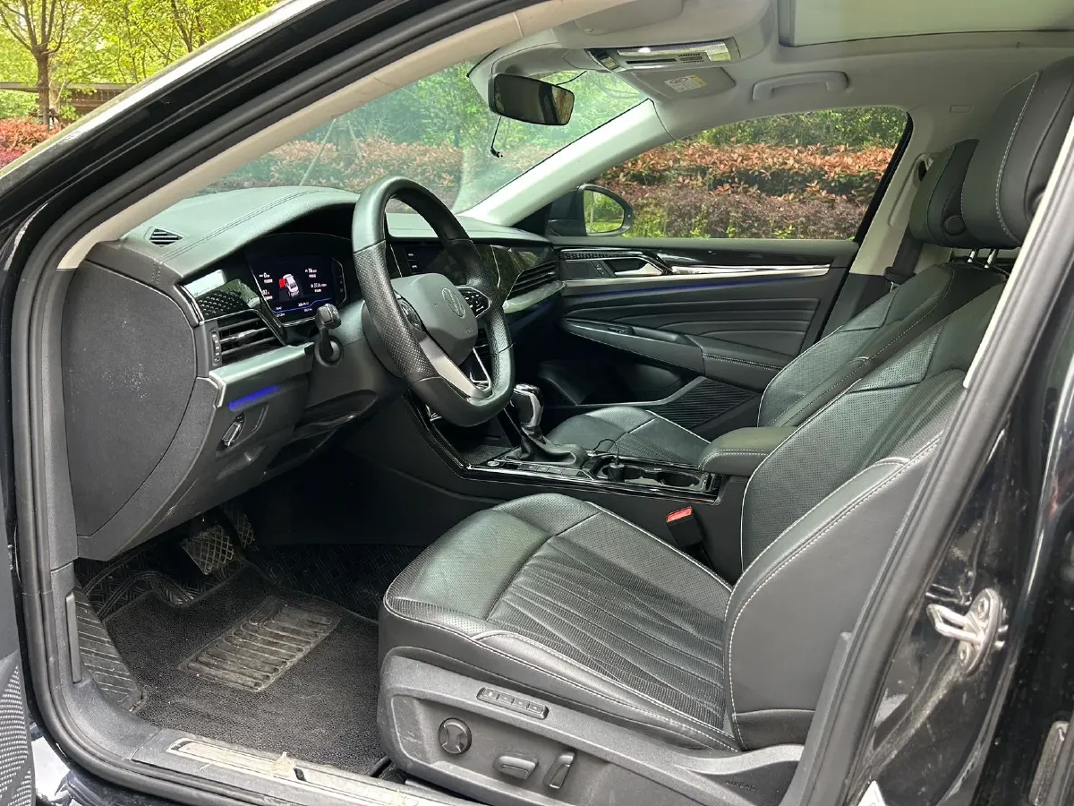 2023 Volkswagen Passat 2.0T 186HP L4 7DCT,autocango,china used car exporter,china ev exporter,chinese used car exporter,chinese used ev exporter