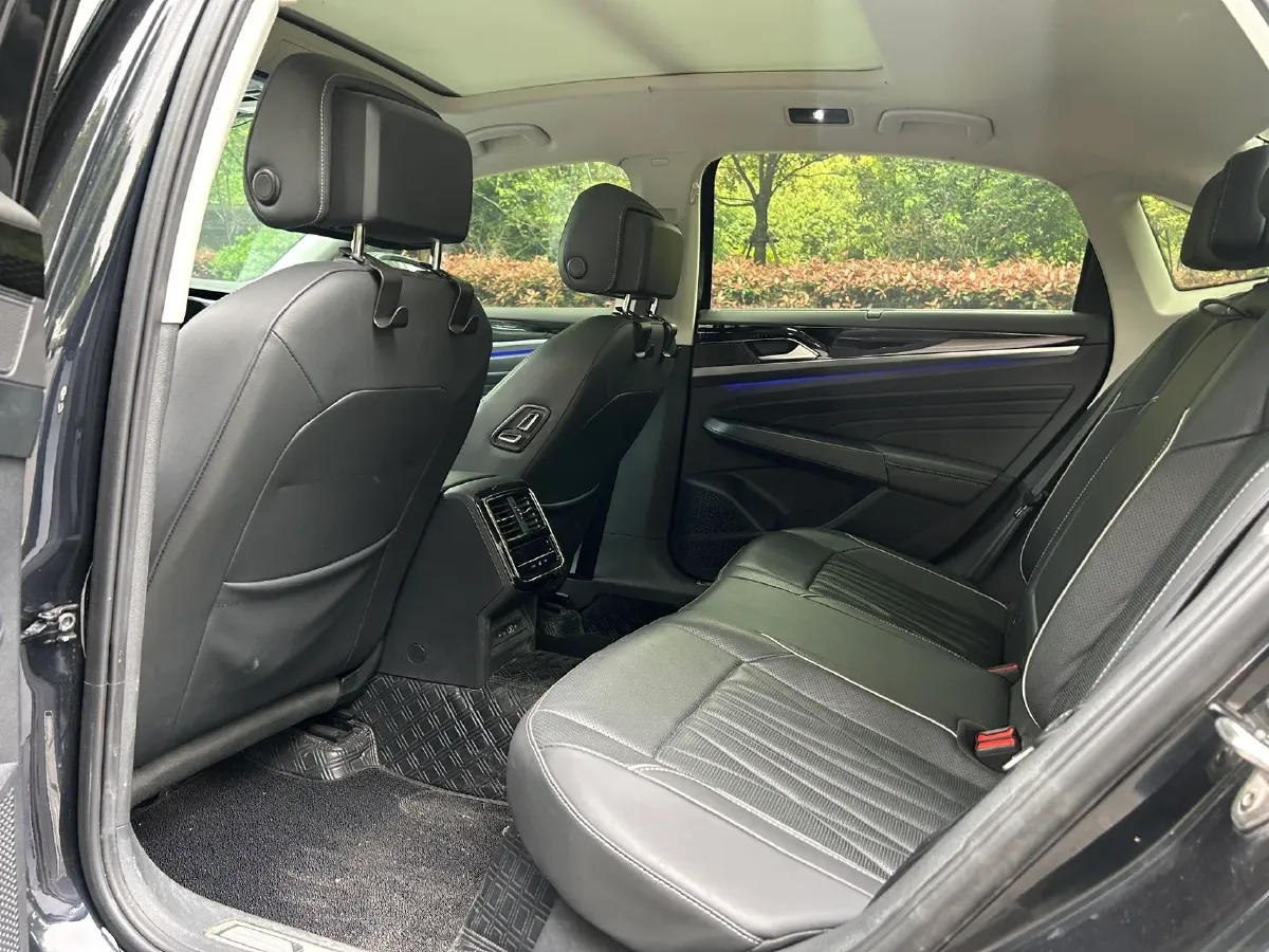 2023 Volkswagen Passat 2.0T 186HP L4 7DCT,autocango,china used car exporter,china ev exporter,chinese used car exporter,chinese used ev exporter