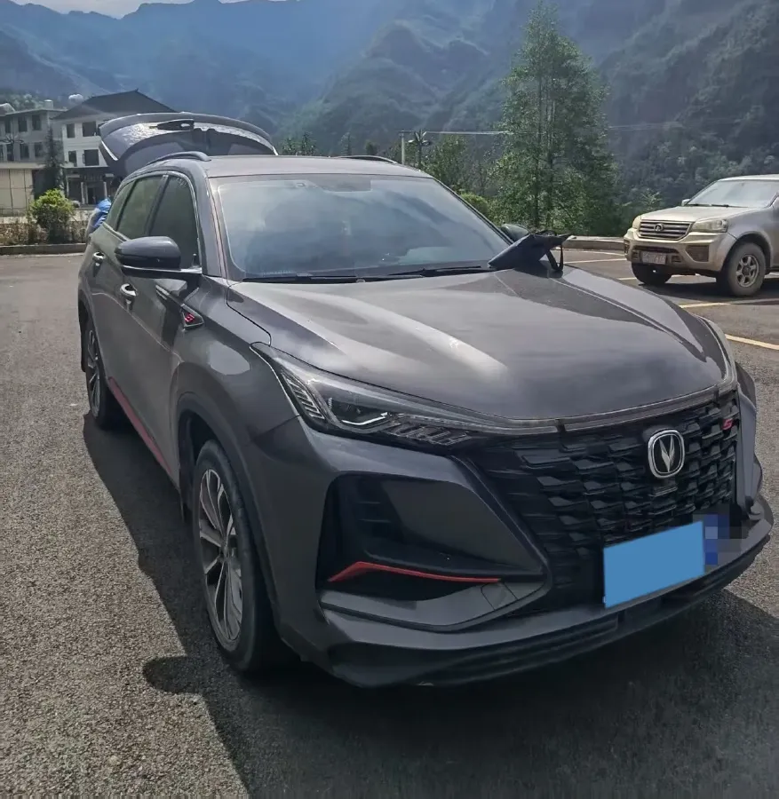 2022 ChangAn CS75 Plus 2.0T 233HP L4 8AT,autocango,china used car exporter,china ev exporter,chinese used car exporter,chinese used ev exporter