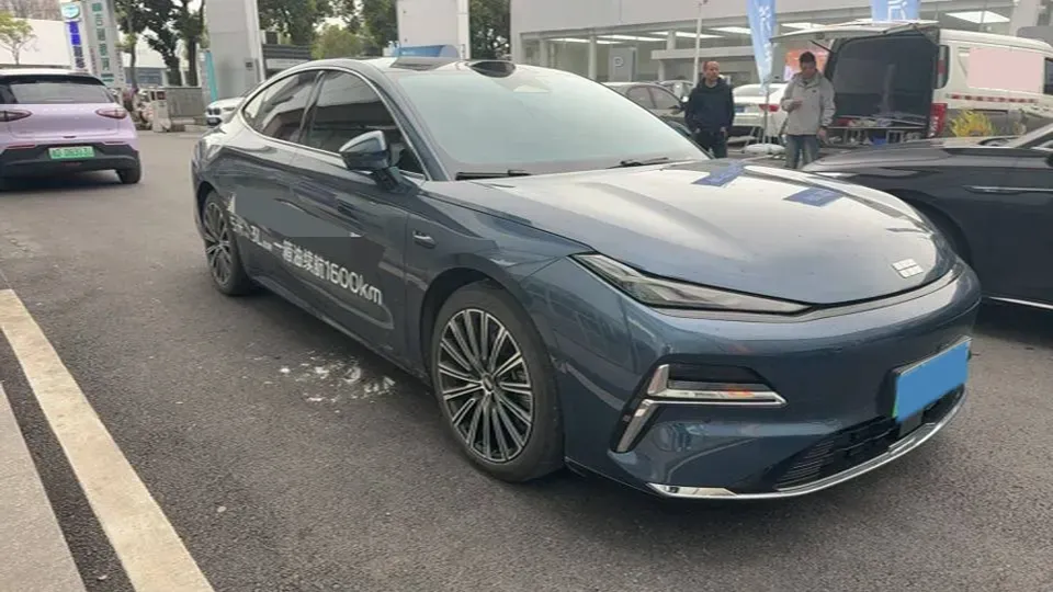 2025 Geely Galaxy Starshine 8 1.5T 163HP L4 3DHT PHEV 27.69KWH,autocango,china used car exporter,china ev exporter,chinese used car exporter,chinese used ev exporter