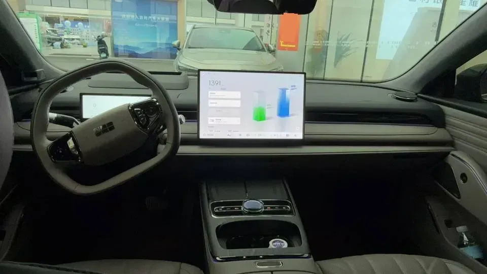 2025 Geely Galaxy Starshine 8 1.5T 163HP L4 3DHT PHEV 27.69KWH,autocango,china used car exporter,china ev exporter,chinese used car exporter,chinese used ev exporter