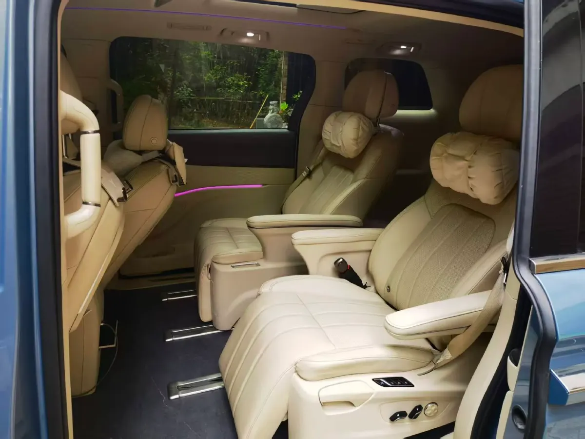 2022 Voyah Dream 1.5T 136HP L4 PHEV 25.57KWH,autocango,china used car exporter,china ev exporter,chinese used car exporter,chinese used ev exporter