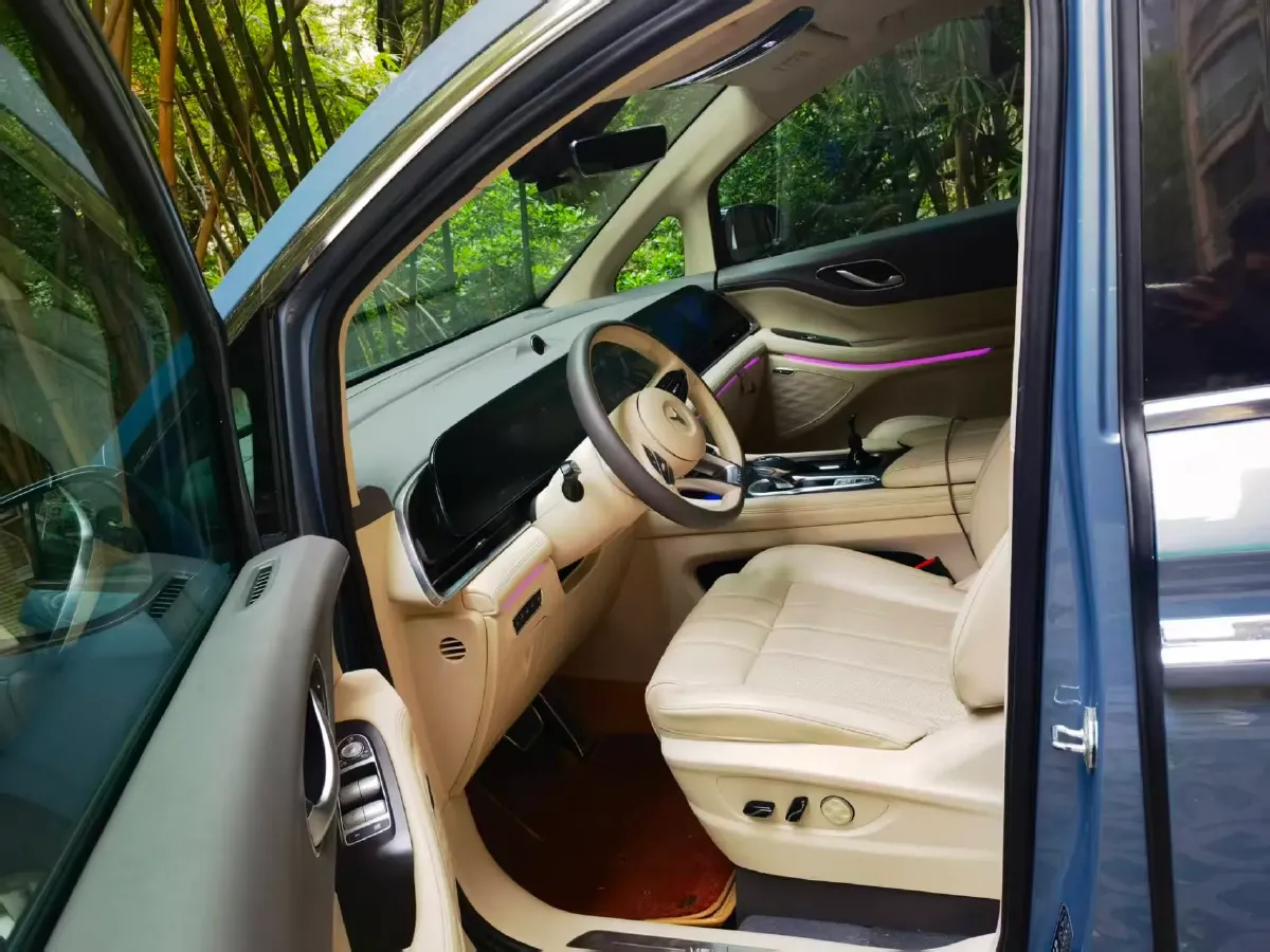 2022 Voyah Dream 1.5T 136HP L4 PHEV 25.57KWH,autocango,china used car exporter,china ev exporter,chinese used car exporter,chinese used ev exporter