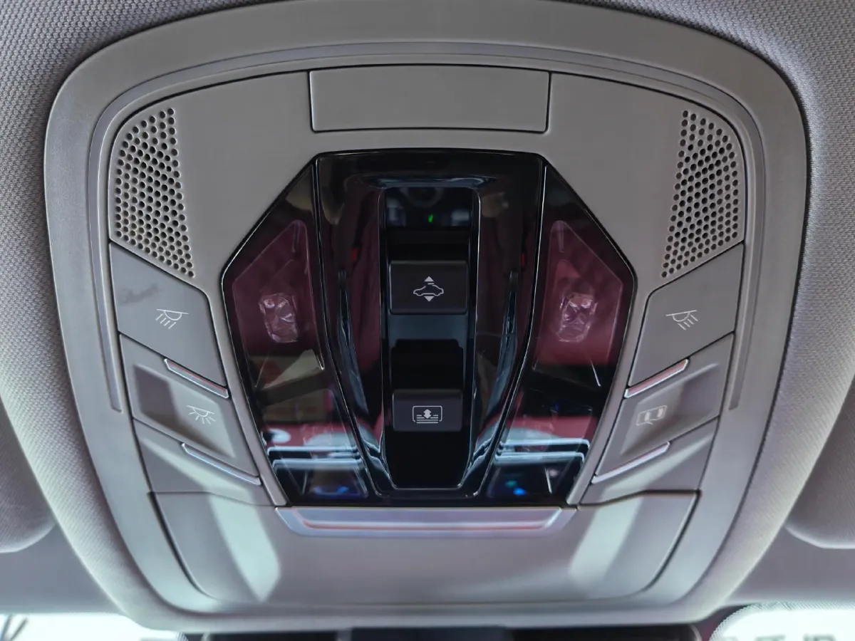 2023 Chery Tiggo 7 Plus 1.6T 197HP L4 7DCT,autocango,china used car exporter,china ev exporter,chinese used car exporter,chinese used ev exporter