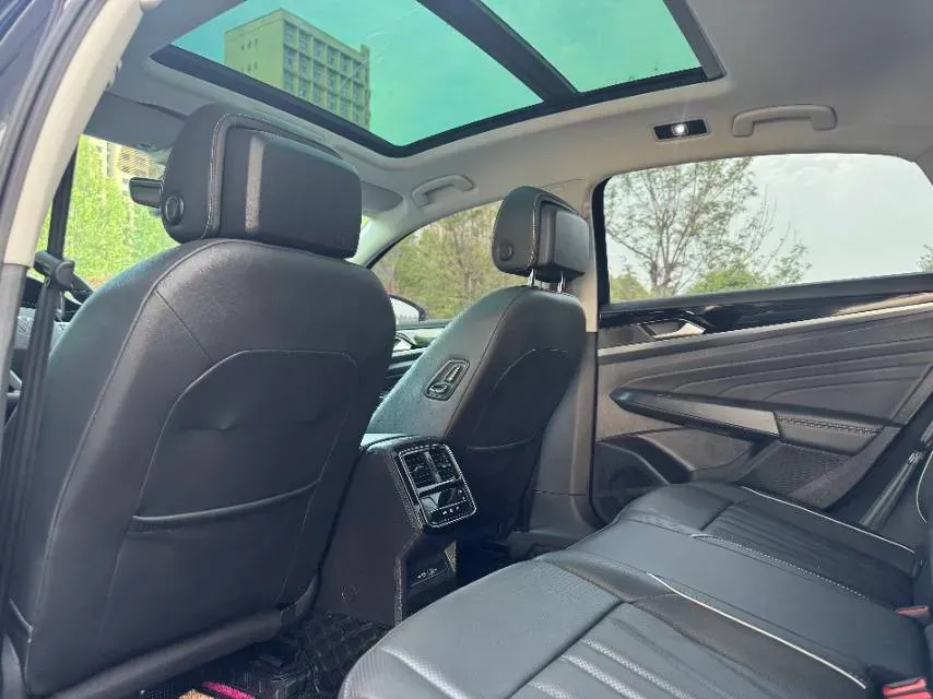 2024 Volkswagen Passat 2.0T 186HP L4 7DCT,autocango,china used car exporter,china ev exporter,chinese used car exporter,chinese used ev exporter