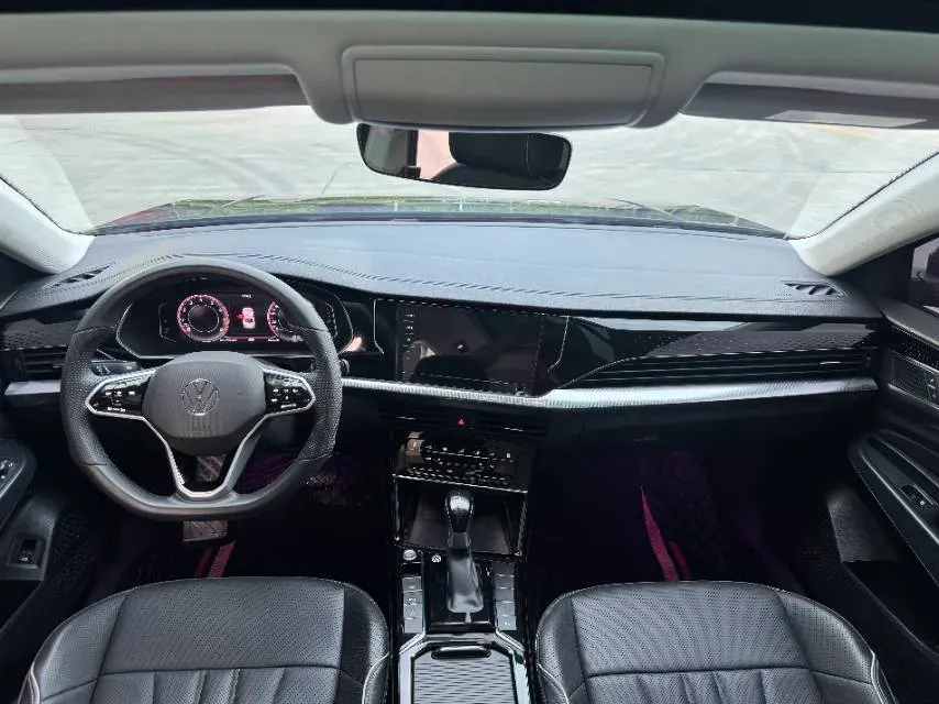 2024 Volkswagen Passat 2.0T 186HP L4 7DCT,autocango,china used car exporter,china ev exporter,chinese used car exporter,chinese used ev exporter