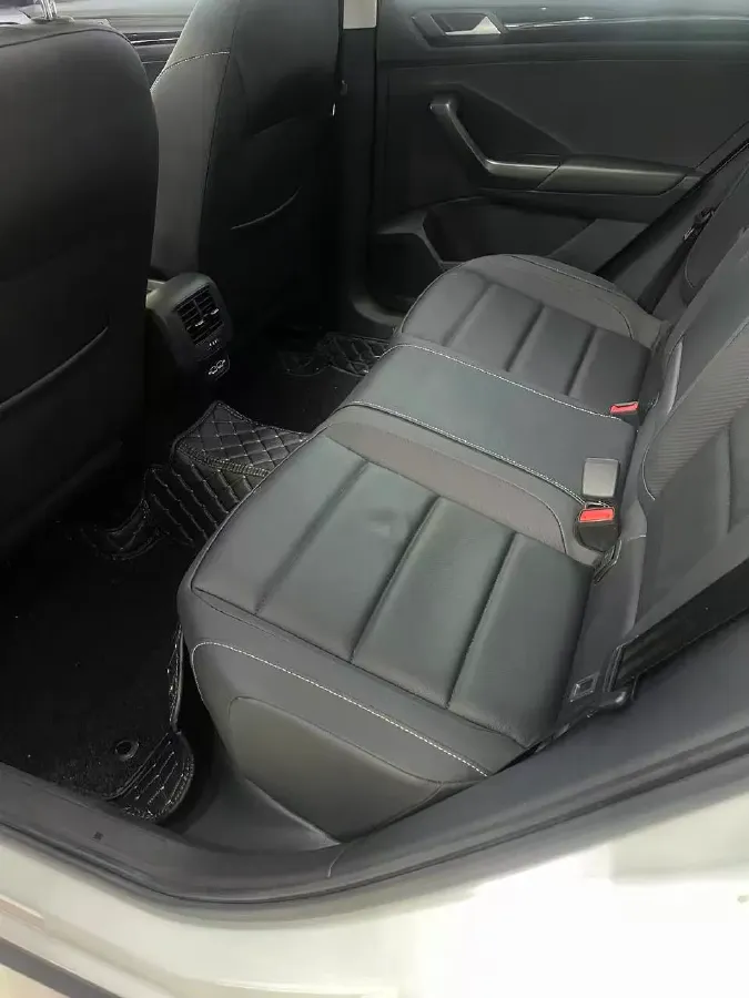 2021 Volkswagen T-Roc 1.4T 150HP L4 7DCT,autocango,china used car exporter,china ev exporter,chinese used car exporter,chinese used ev exporter