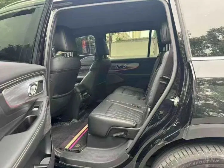 2022 GAC Trumpchi GS8 2.0T 252HP L4 8AT,autocango,china used car exporter,china ev exporter,chinese used car exporter,chinese used ev exporter