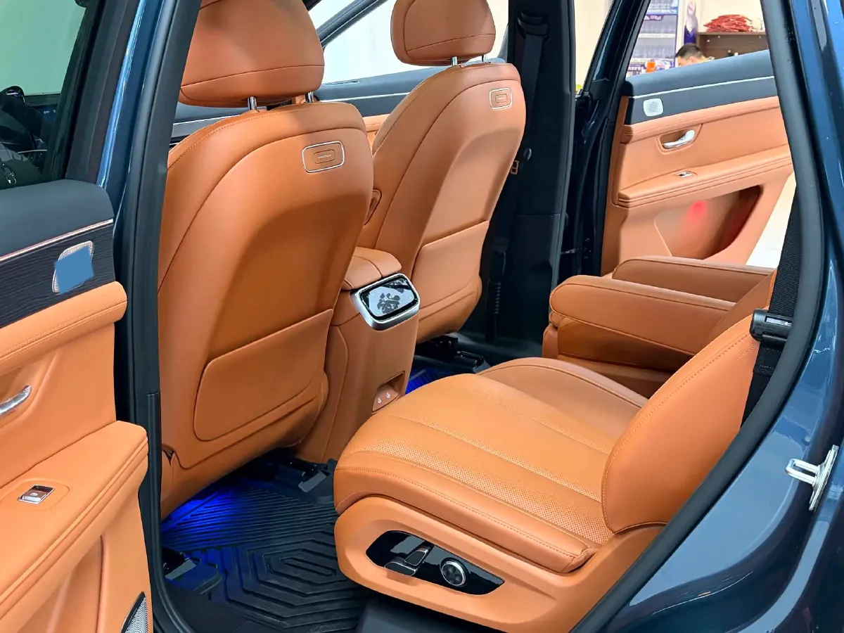 2024 AITO AITO M7 1.5T 152HP L4 REEV 42KWH,autocango,china used car exporter,china ev exporter,chinese used car exporter,chinese used ev exporter