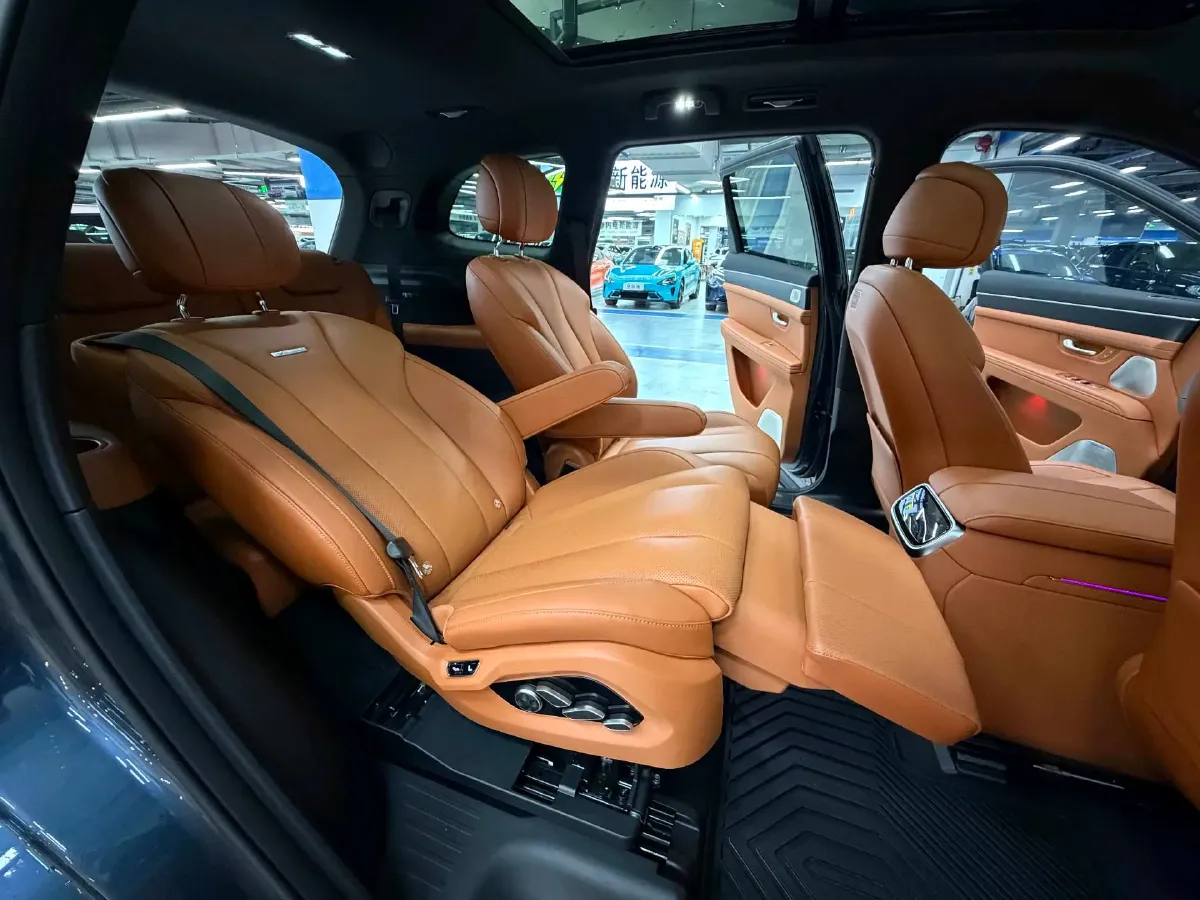 2024 AITO AITO M7 1.5T 152HP L4 REEV 42KWH,autocango,china used car exporter,china ev exporter,chinese used car exporter,chinese used ev exporter