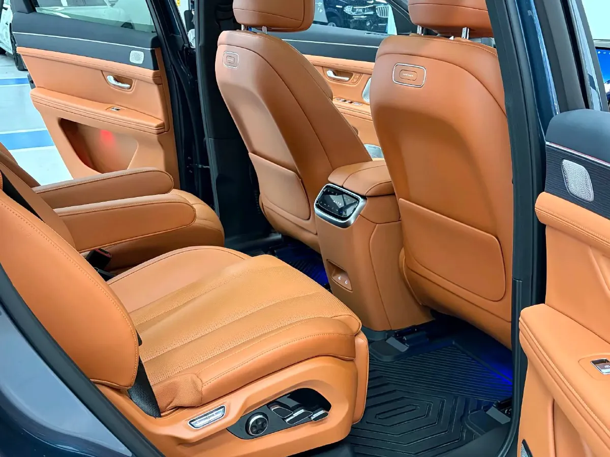 2024 AITO AITO M7 1.5T 152HP L4 REEV 42KWH,autocango,china used car exporter,china ev exporter,chinese used car exporter,chinese used ev exporter