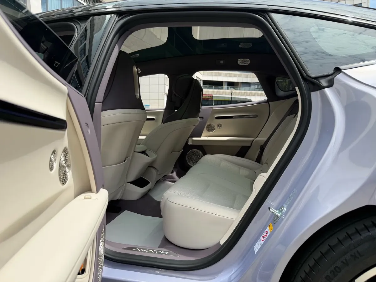 2025 Avatr 06 REEV 156HP REEV,autocango,china used car exporter,china ev exporter,chinese used car exporter,chinese used ev exporter