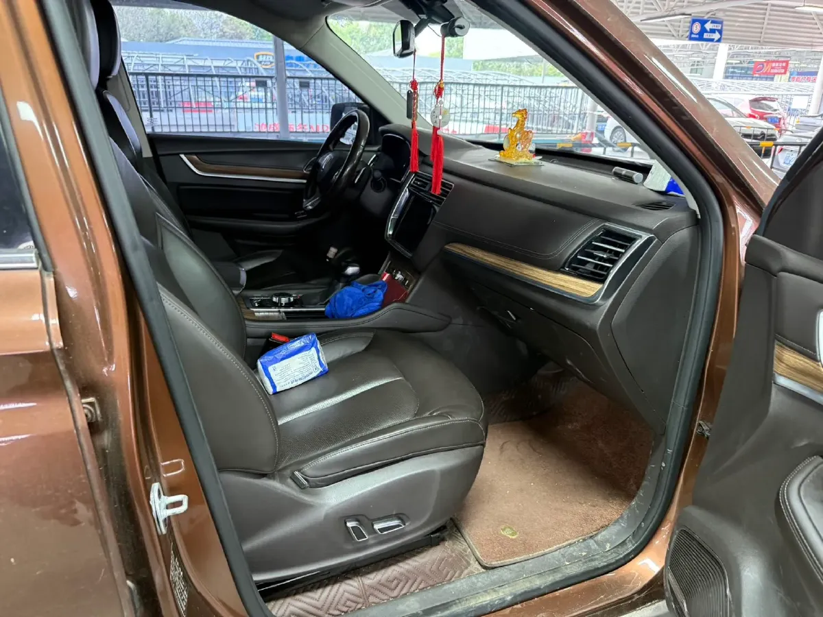 2019 Roewe RX8 2.0T 222HP L4 6AT,autocango,china used car exporter,china ev exporter,chinese used car exporter,chinese used ev exporter