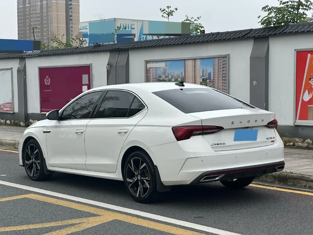 2021 Skoda Octavia 1.4T 150HP L4 7DCT,autocango,china used car exporter,china ev exporter,chinese used car exporter,chinese used ev exporter