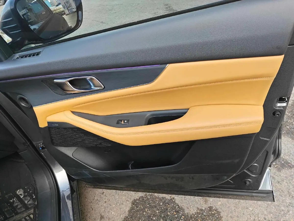 2021 ChangAn UNI-K 2.0T 233HP L4 8AT,autocango,china used car exporter,china ev exporter,chinese used car exporter,chinese used ev exporter