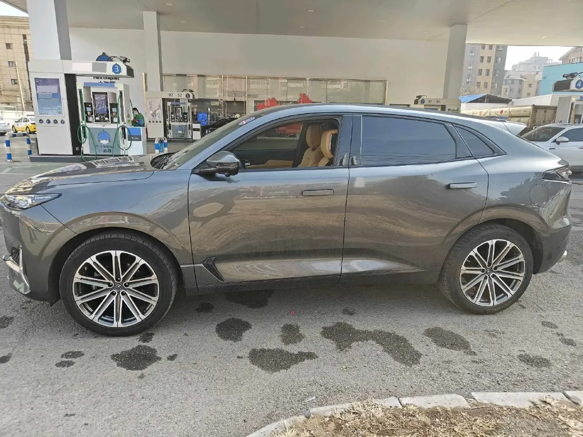 2021 ChangAn UNI-K 2.0T 233HP L4 8AT,autocango,china used car exporter,china ev exporter,chinese used car exporter,chinese used ev exporter