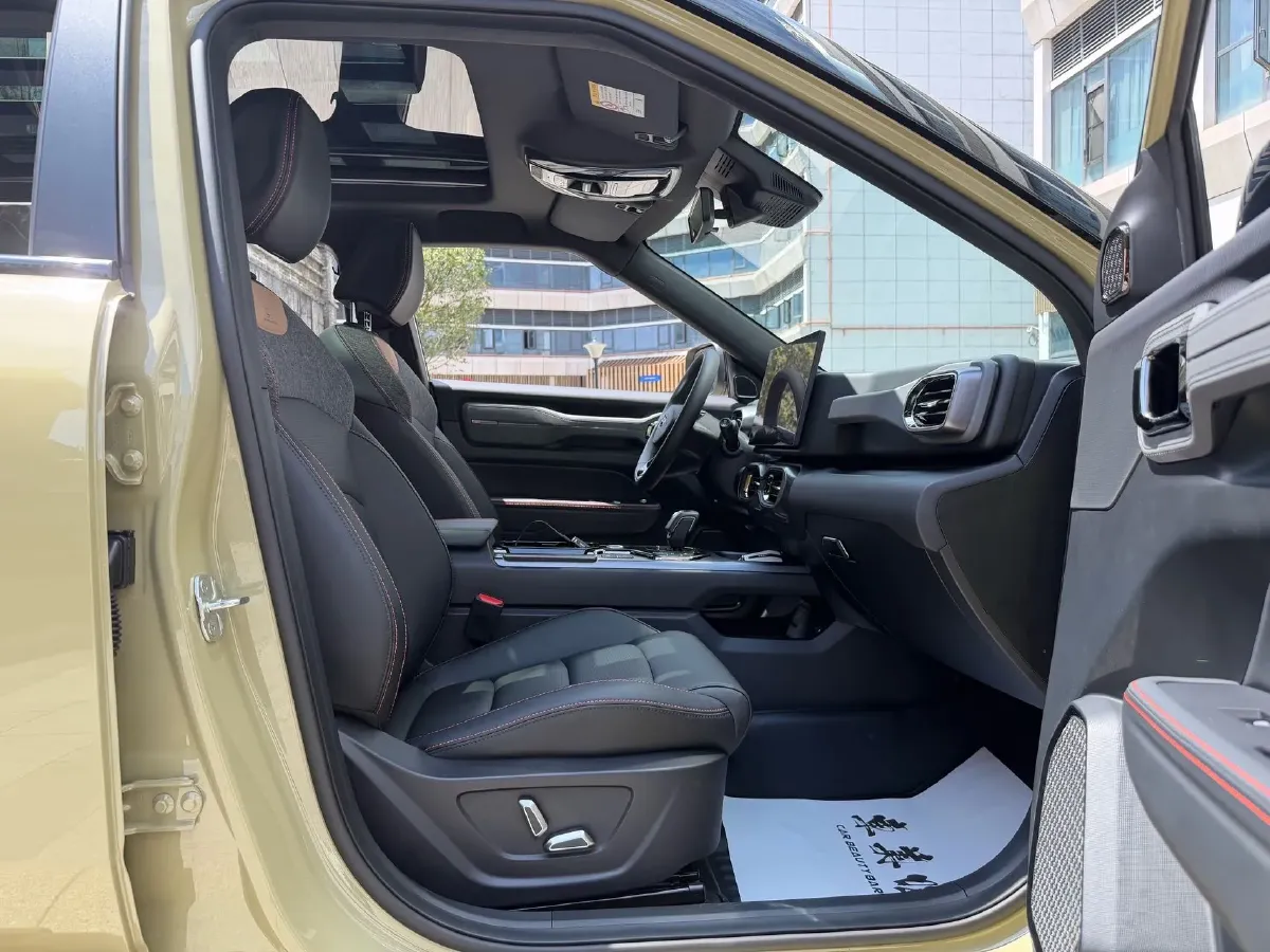 2025 Geely Cowboy 1.5T 181HP L4 7DCT,autocango,china used car exporter,china ev exporter,chinese used car exporter,chinese used ev exporter