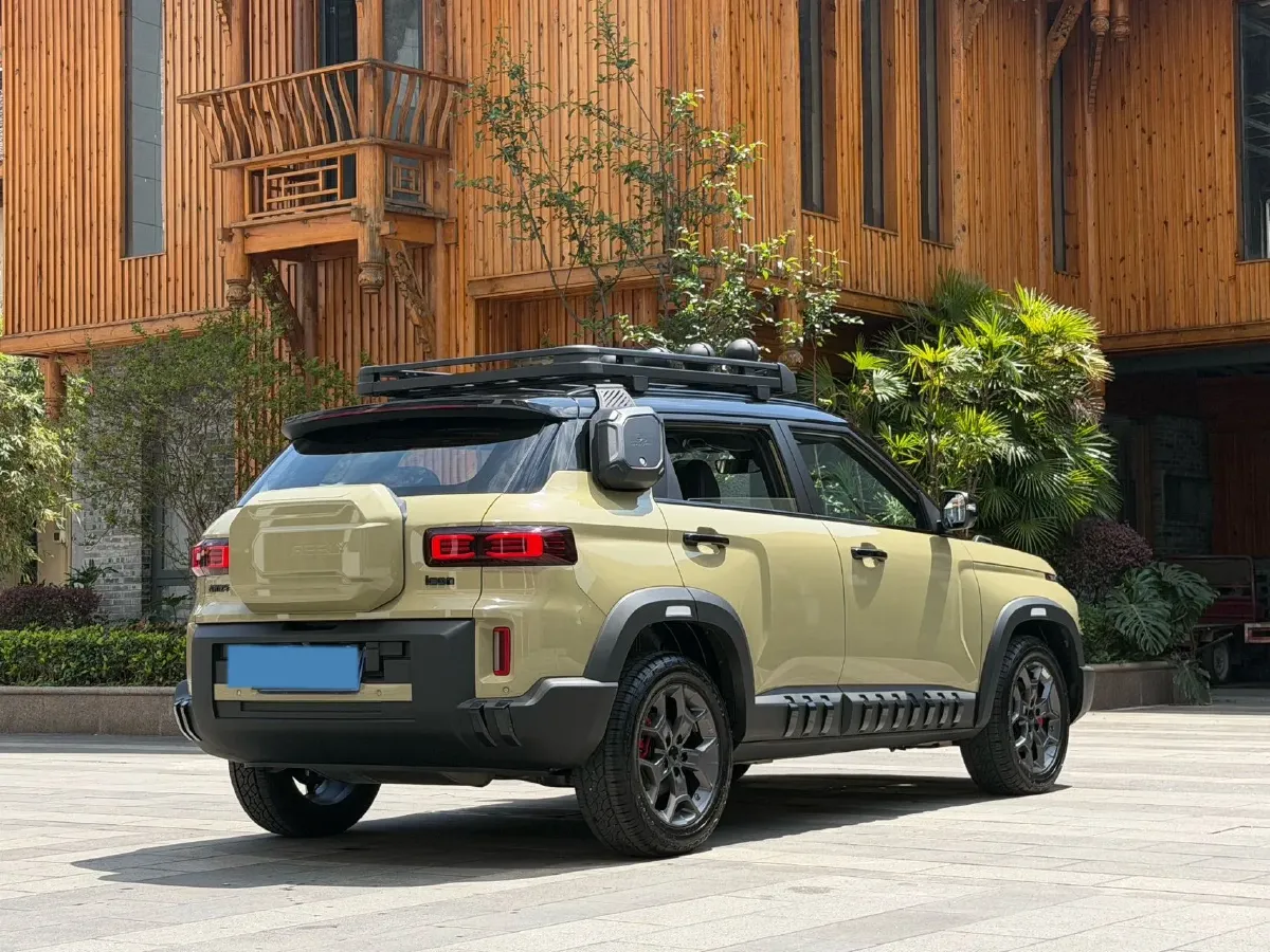 2025 Geely Cowboy 1.5T 181HP L4 7DCT,autocango,china used car exporter,china ev exporter,chinese used car exporter,chinese used ev exporter