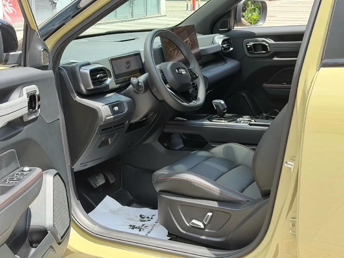 2025 Geely Cowboy 1.5T 181HP L4 7DCT,autocango,china used car exporter,china ev exporter,chinese used car exporter,chinese used ev exporter