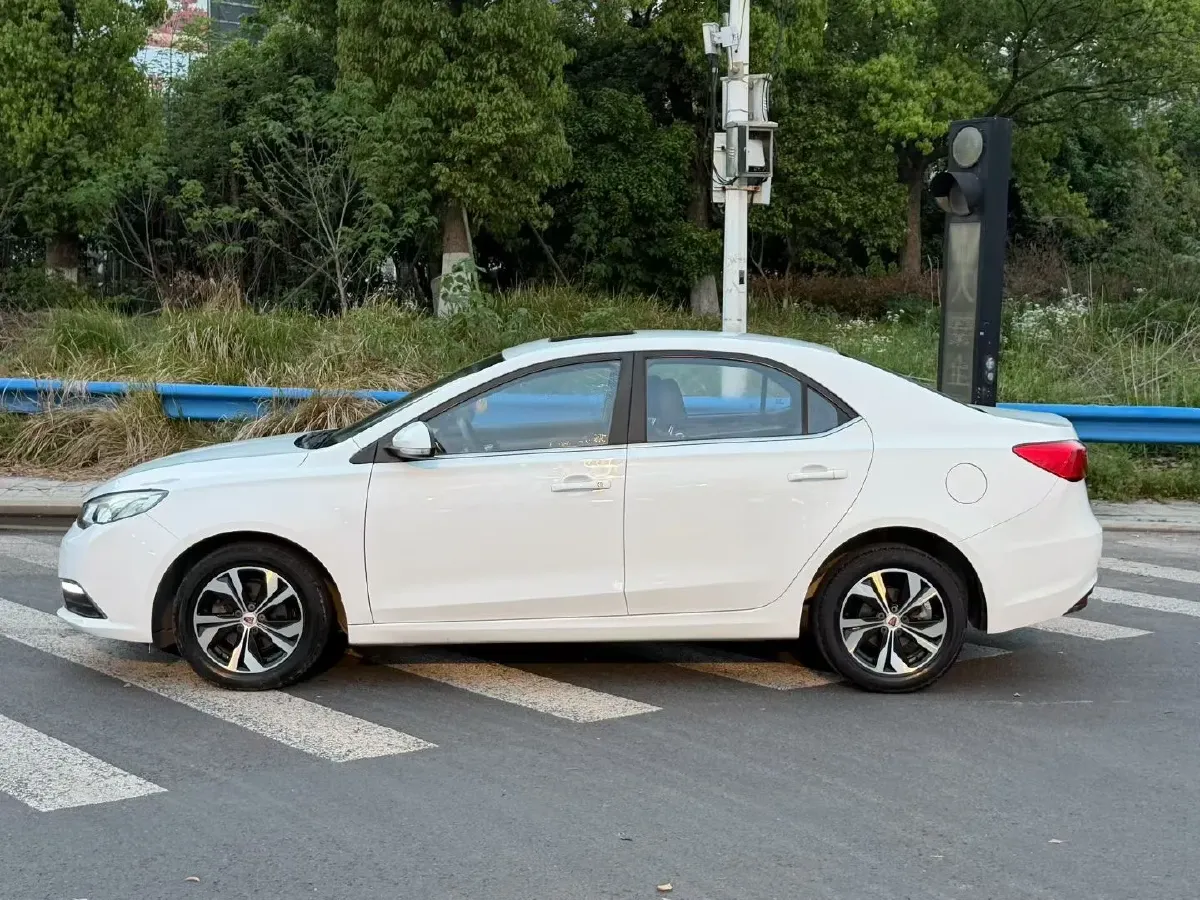 2015 Roewe 350 1.5L 109HP L4 4AT,autocango,china used car exporter,china ev exporter,chinese used car exporter,chinese used ev exporter