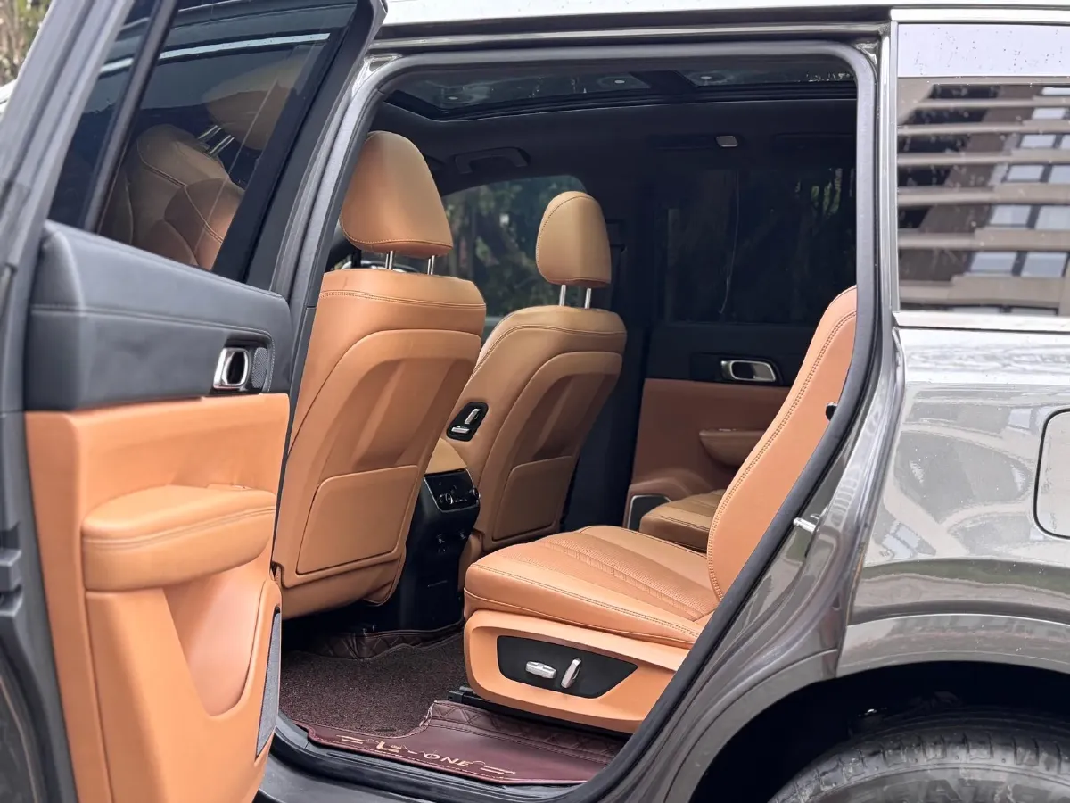 2020 Li ONE Range Extended 131HP REEV 40.5KWH,autocango,china used car exporter,china ev exporter,chinese used car exporter,chinese used ev exporter