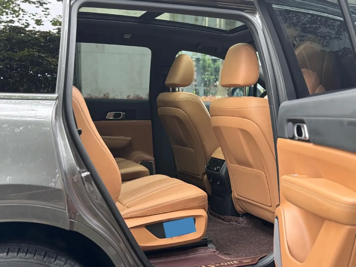 2020 Li ONE Range Extended 131HP REEV 40.5KWH,autocango,china used car exporter,china ev exporter,chinese used car exporter,chinese used ev exporter