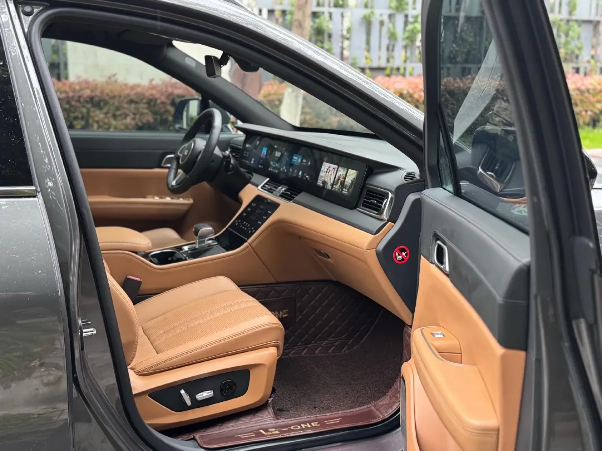 2020 Li ONE Range Extended 131HP REEV 40.5KWH,autocango,china used car exporter,china ev exporter,chinese used car exporter,chinese used ev exporter