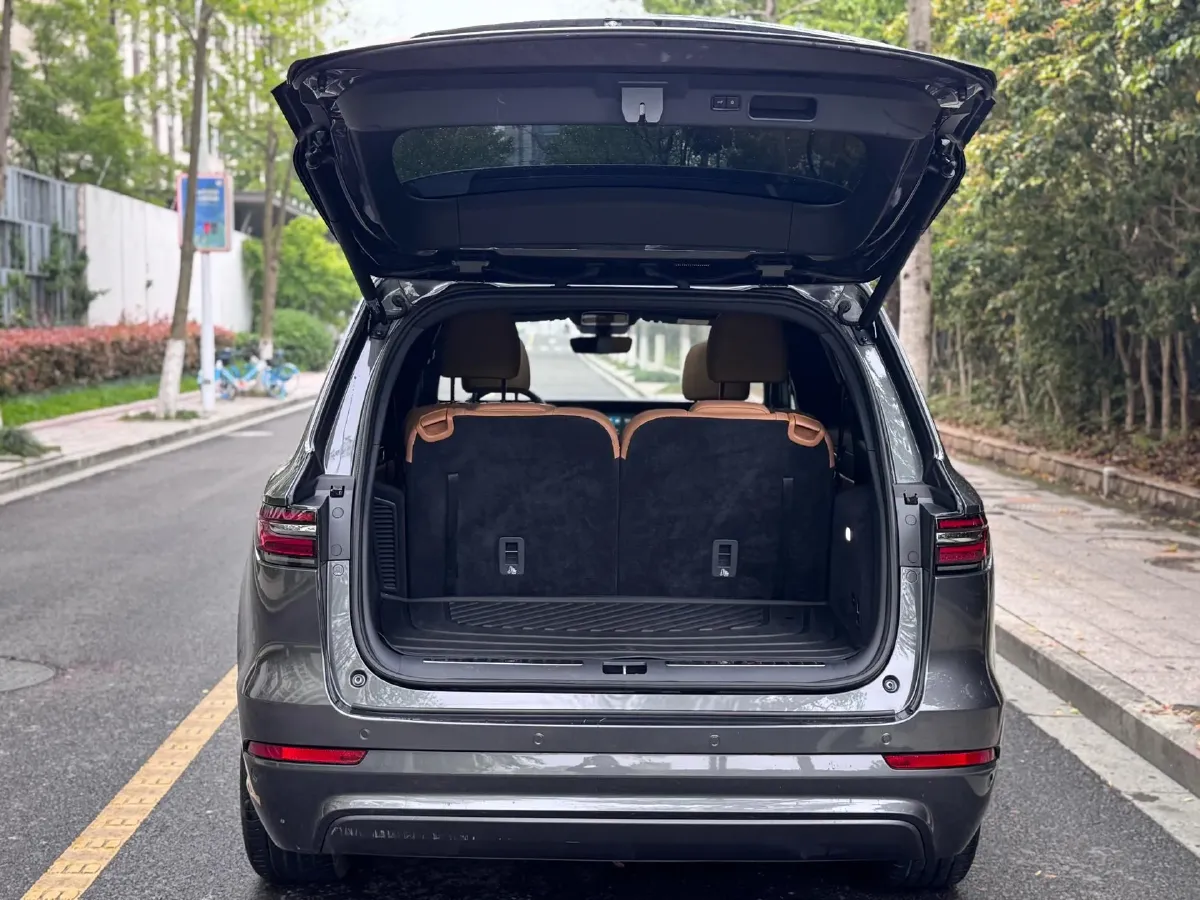 2020 Li ONE Range Extended 131HP REEV 40.5KWH,autocango,china used car exporter,china ev exporter,chinese used car exporter,chinese used ev exporter