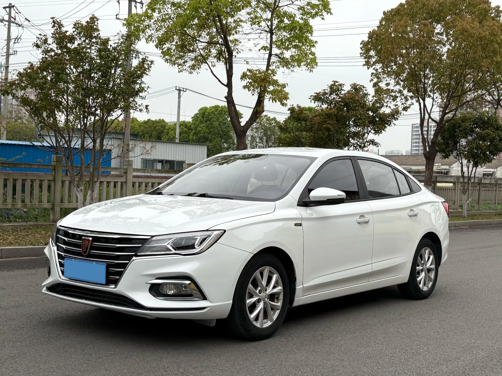2019 Roewe i5 1.5L 120HP L4 CVT