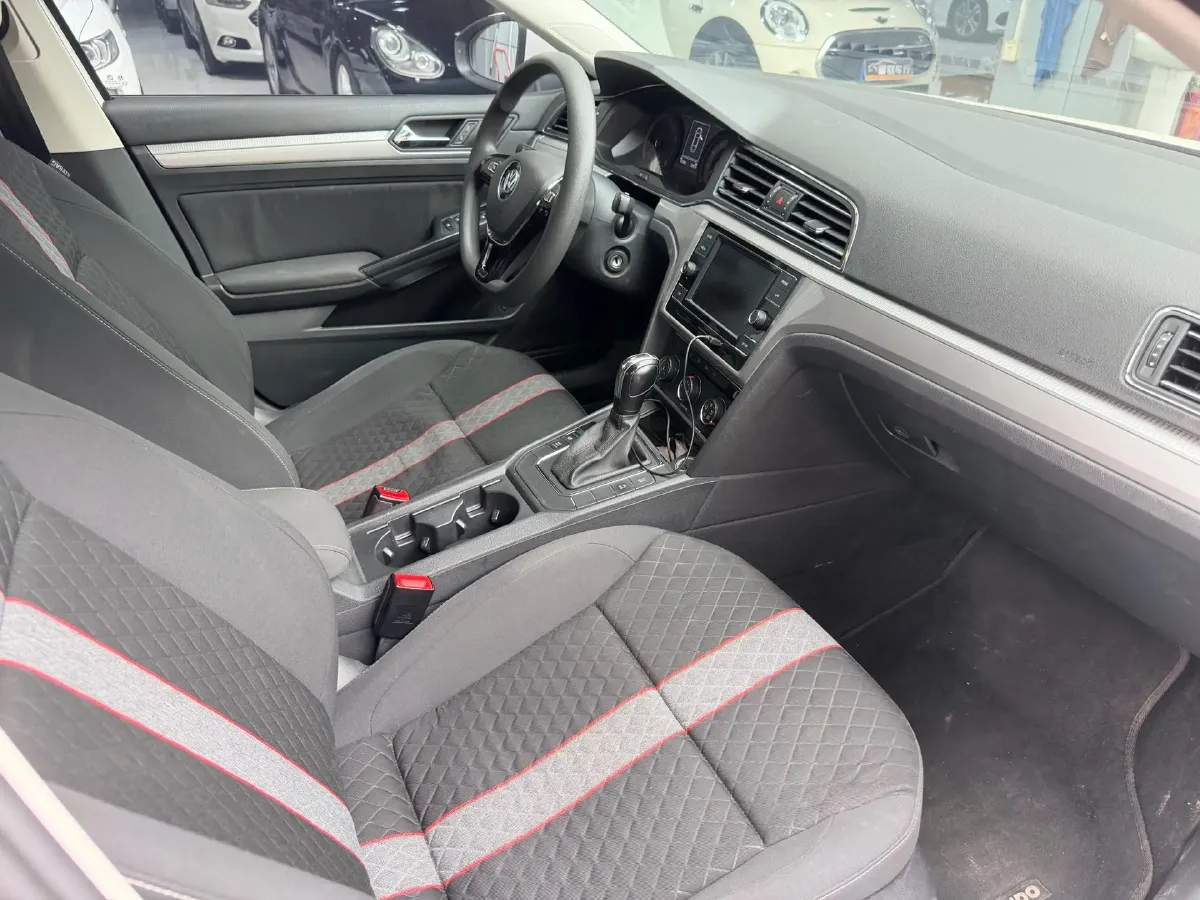 2019 Volkswagen T-Cross 1.4T 150HP L4 7DCT,autocango,china used car exporter,china ev exporter,chinese used car exporter,chinese used ev exporter