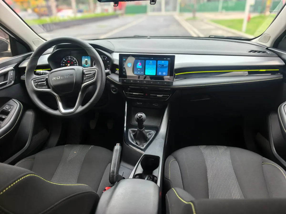 2021 Roewe i5 1.5L 120HP L4 5MT,autocango,china used car exporter,china ev exporter,chinese used car exporter,chinese used ev exporter