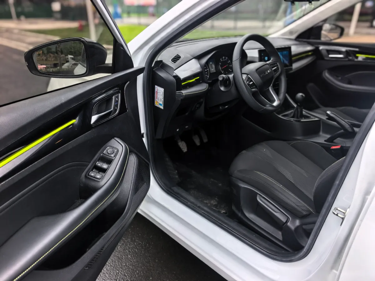 2021 Roewe i5 1.5L 120HP L4 5MT,autocango,china used car exporter,china ev exporter,chinese used car exporter,chinese used ev exporter